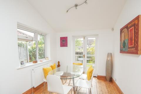 2 bedroom house to rent, Bromley Road, Bristol BS7