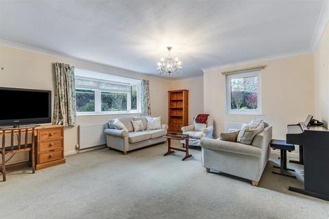 Flat 1, Albany Court Albany Walk, Ilkley, LS29 9LZ