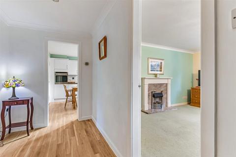 Flat 1, Albany Court Albany Walk, Ilkley, LS29 9LZ