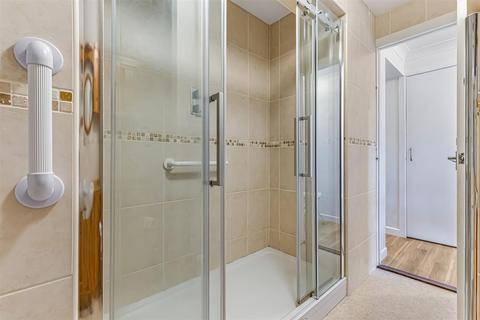 Flat 1, Albany Court Albany Walk, Ilkley, LS29 9LZ