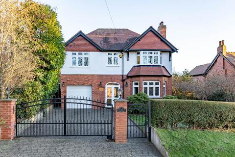 5 bedroom detached house for sale, Park Lane, Rothwell, Leeds