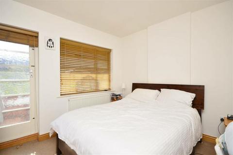 2 bedroom flat to rent, Ossulton Way, Hampstead Garden Suburb, N2