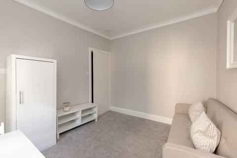 1 bedroom flat to rent, Chalmers Buildings, Fountainbridge, Edinburgh