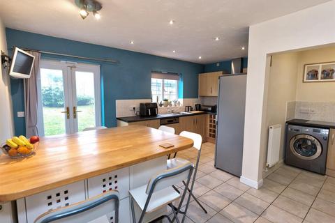 4 bedroom house for sale, Trem Y Creigiau, Llangollen.