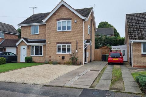 2 bedroom semi-detached house to rent, Meadow Park Road, Stourbridge