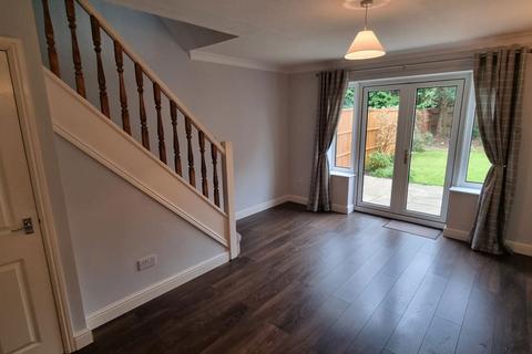 2 bedroom semi-detached house to rent, Meadow Park Road, Stourbridge