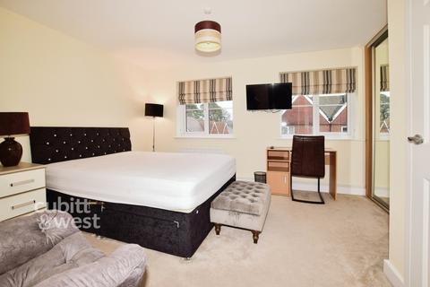 1 bedroom in a house share to rent, Pond Meadow Haywards Heath RH16