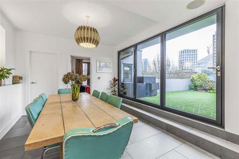 4 bedroom flat for sale, Bartholomew Square, London EC1V