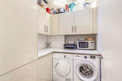 4 bedroom flat for sale, Bartholomew Square, London EC1V