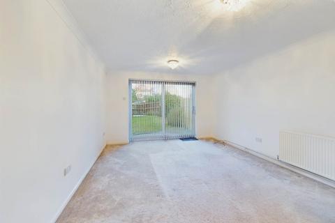 2 bedroom terraced house for sale, Bittern Way, Aylesbury HP19