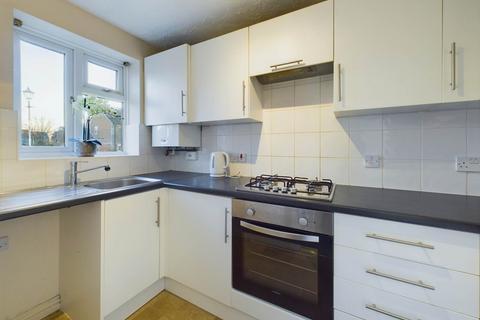 2 bedroom terraced house for sale, Bittern Way, Aylesbury HP19