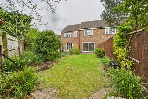 17 Bittern Way, Aylesbury, HP19 0WP