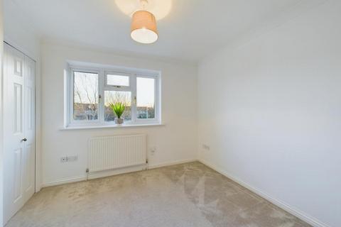17 Bittern Way, Aylesbury, HP19 0WP