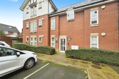 2 bedroom flat to rent, Bronington Close, Northenden, Manchester, M22