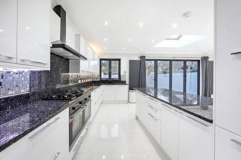 7 bedroom semi-detached house to rent, Norfolk Road, London, SW19