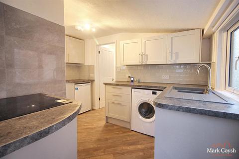 3 bedroom townhouse to rent, The Street, Ashtead KT21