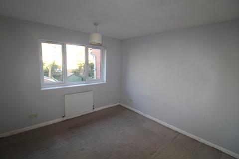 2 bedroom terraced house to rent, Brambles Farm Drive, Uxbridge UB10