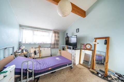 17 Brickett Close, Ruislip, HA4 7YE