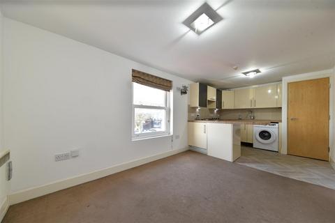 1 bedroom flat to rent, High Street, Stevenage