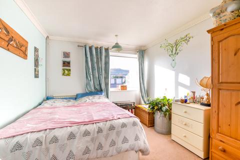 7 Bailey Crescent, Eastbourne, BN22 0RD