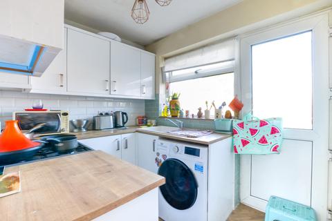 7 Bailey Crescent, Eastbourne, BN22 0RD