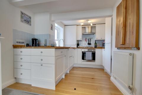 3 bedroom townhouse to rent, Southampton Road, Lymington