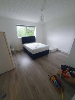 1 bedroom in a flat share to rent, Chalklands, Wembley HA9