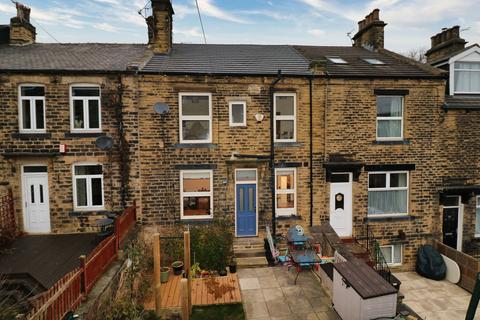 2 bedroom terraced house for sale, Gladstone Street, Farsley, Pudsey, West Yorkshire, LS28