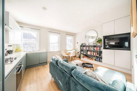 2 bedroom flat to rent, Battersea Rise, London SW11