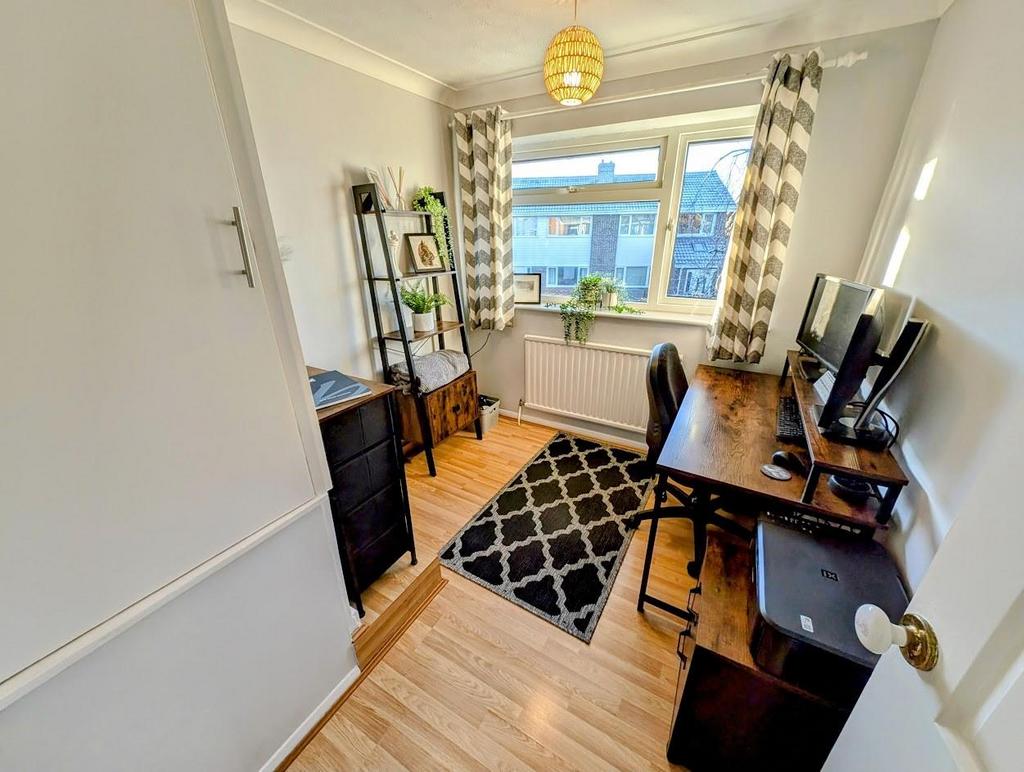 66 Merlin Way bed 3.jpg