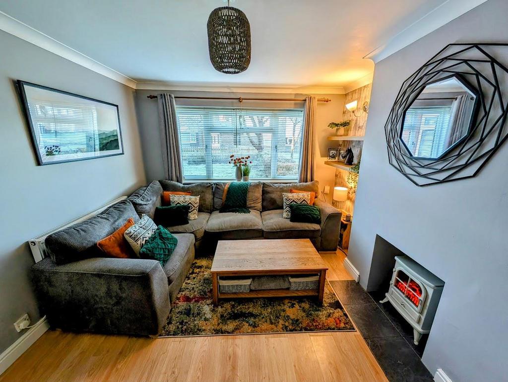 66 m ERLIN w AY LOUNGE 2.jpg