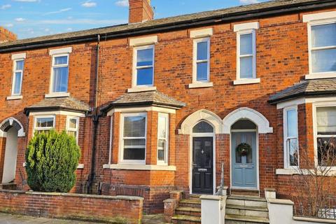 3 bedroom terraced house to rent, St. Andrews Avenue, Timperley
