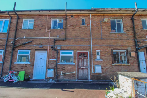 3 bedroom flat to rent, Countisbury Avenue, Llanrumney, Cardiff CF3