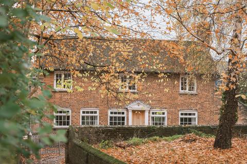 4 bedroom detached house for sale, Church Yard, Tring, Hertfordshire, HP23