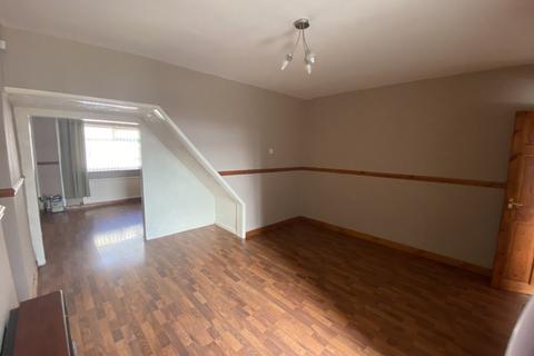 2 bedroom property to rent, QUEEN STREET,