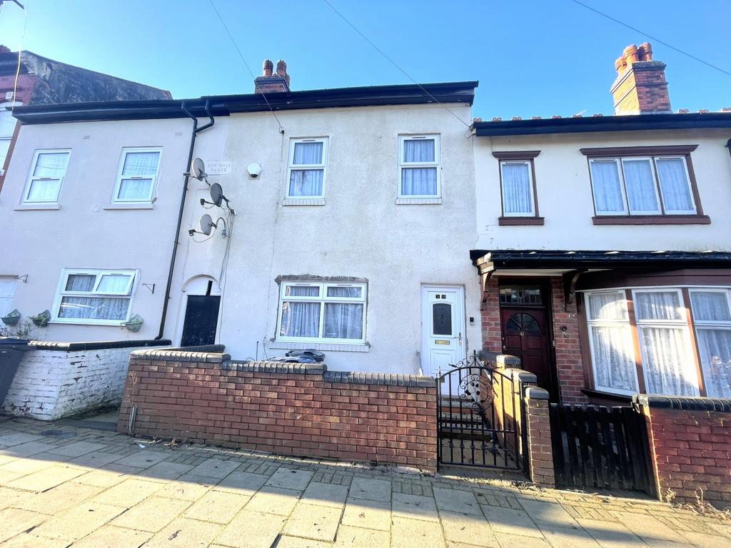 3/4 Bedroom Terrace House TO Let