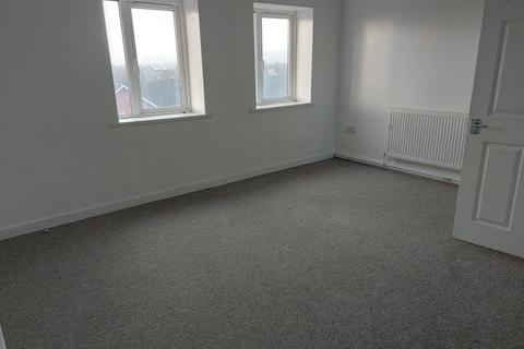 2 bedroom flat to rent, Countisbury Avenue, Llanrumney, Cardiff CF3