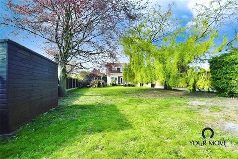 3 bedroom semi-detached house to rent, The Hawthorns, Kent CT10