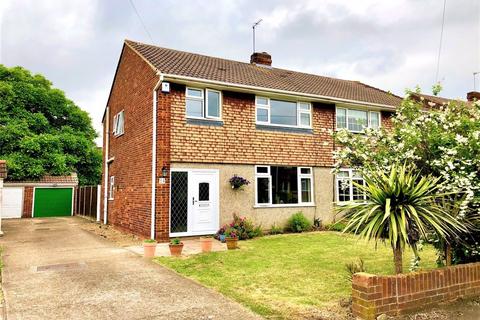 3 bedroom semi-detached house to rent, Gothic Close, Dartford, Kent