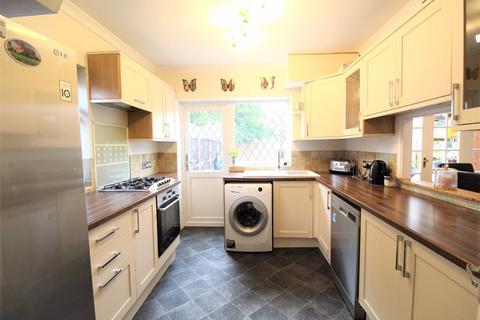 3 bedroom semi-detached house to rent, Gothic Close, Dartford, Kent