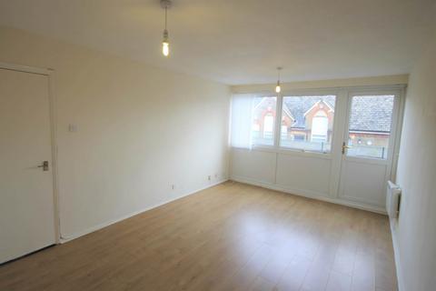 2 bedroom flat to rent, Woodleigh, Churchfields, South Woodford