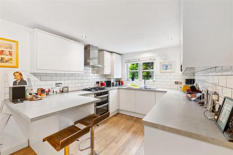 3 bedroom terraced house for sale, Station Road, Brighton