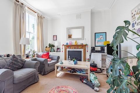 3 bedroom apartment to rent, Harwood Road London SW6