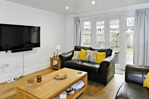 4 bedroom townhouse for sale, Enders Close, Enfield EN2