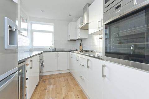 2 bedroom flat to rent, Green Lane, Northwood, HA6