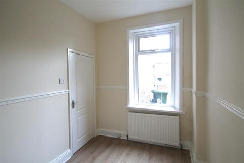 2 bedroom apartment to rent, Alexandra Road, Shipcote, Gateshead