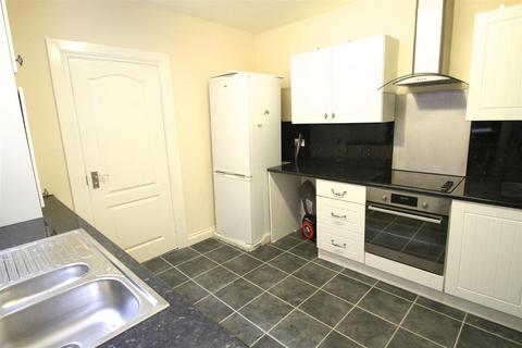 2 bedroom apartment to rent, Alexandra Road, Shipcote, Gateshead