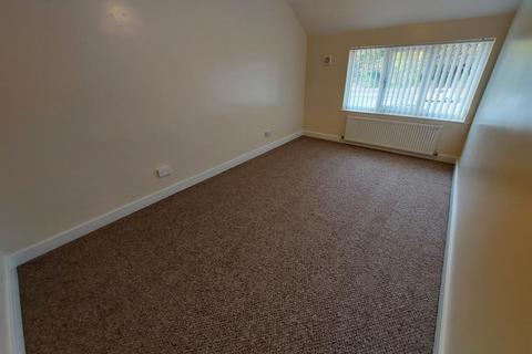 2 bedroom flat to rent, Halifax Road, Wadsley Bridge, Sheffield, S6 1LH