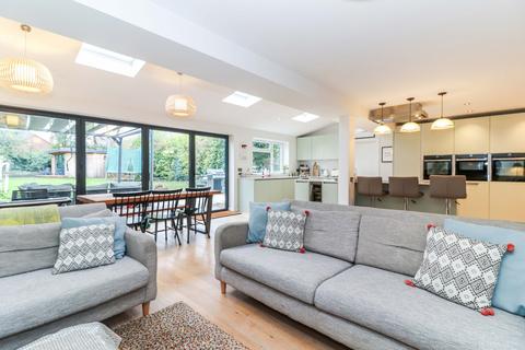 15 Mayflower Way, Beaconsfield, HP9 1UF