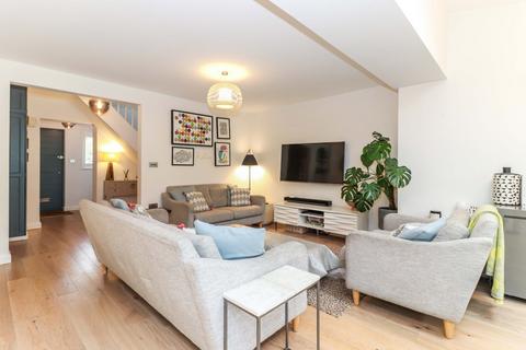 15 Mayflower Way, Beaconsfield, HP9 1UF